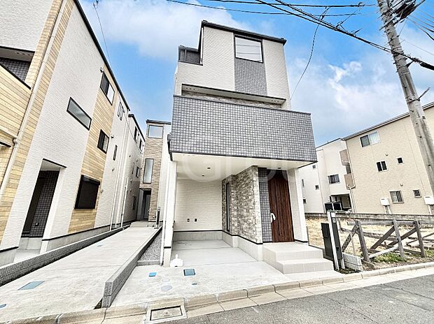 洗練された外観、上質な住空間が広がる室内は永く安心して過ごせる住居です。 