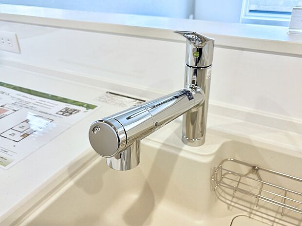 いつでも清潔なおいしいお水を。一つの水栓で水道水と浄水を使い分け。