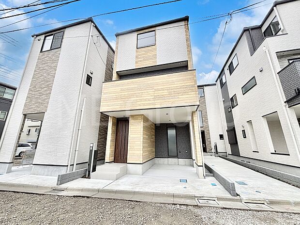 洗練された外観、上質な住空間が広がる室内は永く安心して過ごせる住居です。