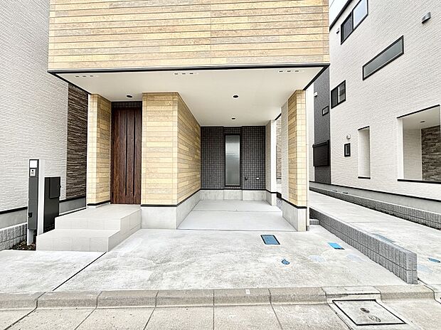 ビルトインタイプは大切なお車を傷や汚れから守ることができます。