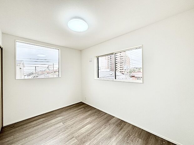 2面採光なので、明るく風通しも良く心地良い生活が送れます。