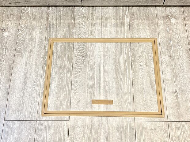 床下収納付き!日用品・非常用品の収納にも大活躍。
