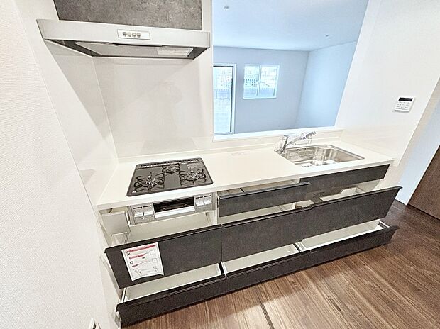 使いやすさを優先したスライド式収納タイプ!