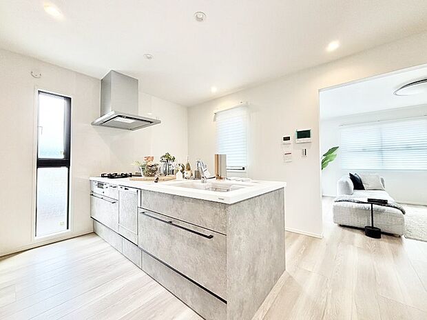 料理をしながらご家族との会話を楽しめる対面カウンターキッチン