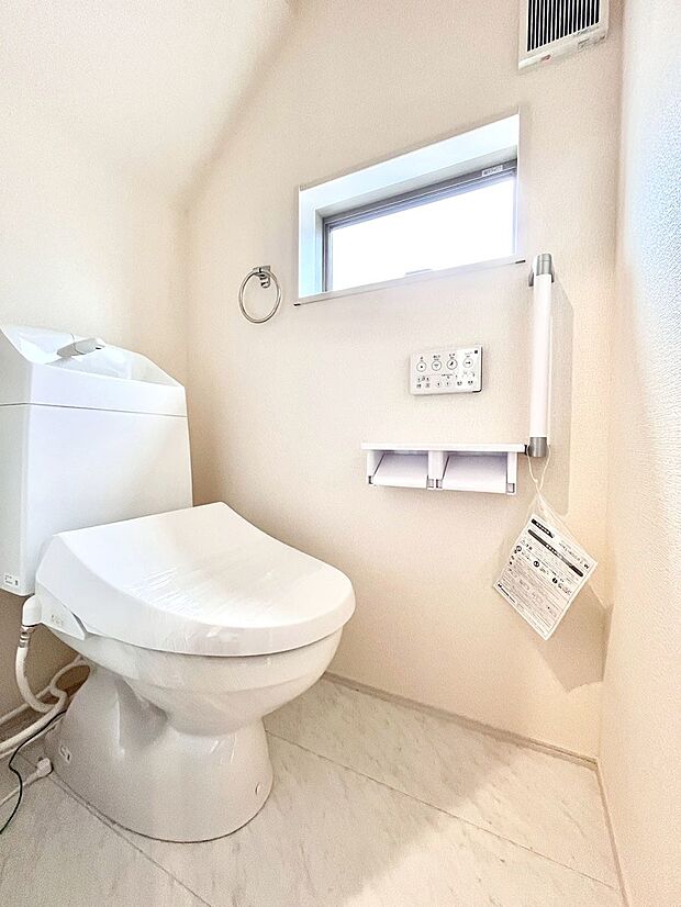 トイレは1階と2階それぞれに配置されていてとても便利です。 