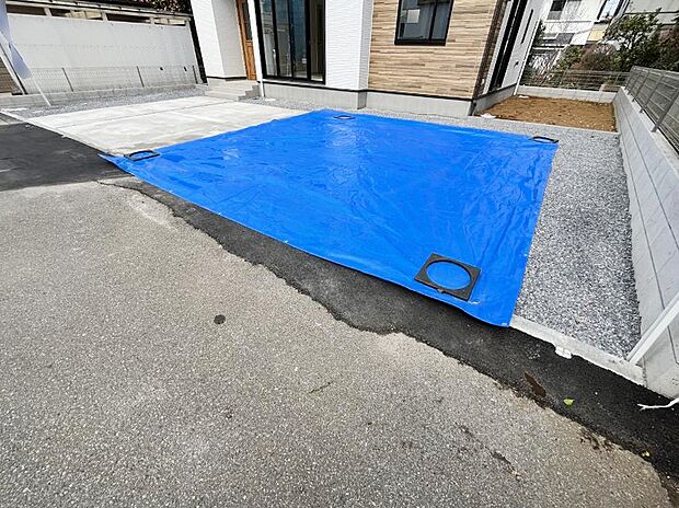 駐車3台可能!急なお客様の駐車に。また、ご家族の自転車スペースとしても大活躍。