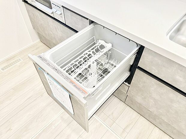 面倒なお片づけは食洗機にお任せ！家事の負担が減って、時間にも気持ちにもゆとりができます。