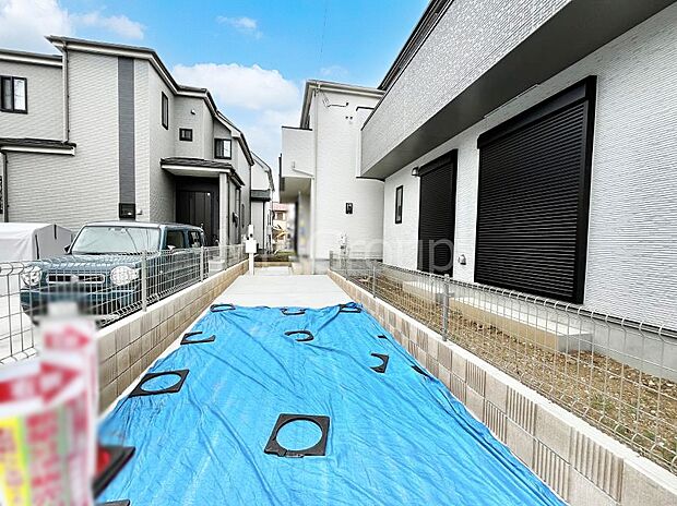奥まった地形は、車道に面しておらず、静かでプライベート感を味わえる立地です。