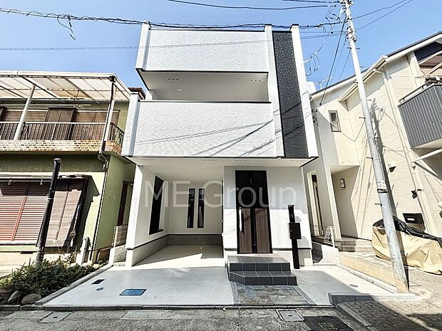 洗練された外観、上質な住空間が広がる室内は永く安心して過ごせる住居です。