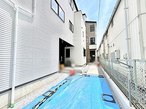 シンプルで落ち着きのある建物は住むかたの個性でオリジナルなものになっていきます。