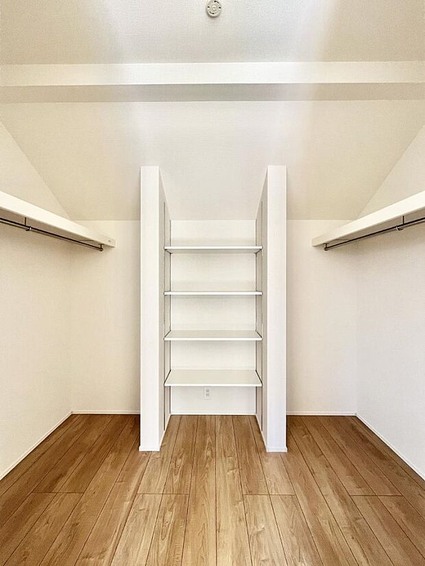 ウォークインクローゼットのある住まいでスッキリ快適な生活を