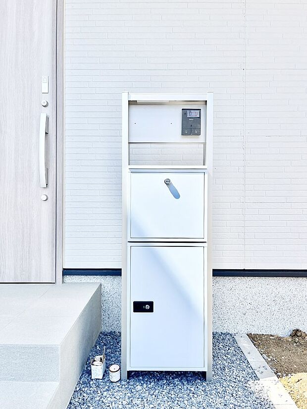 表札・インターホン・ポストをひとつに集約