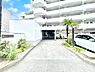 エントランス：落ち着いた雰囲気のエントランス