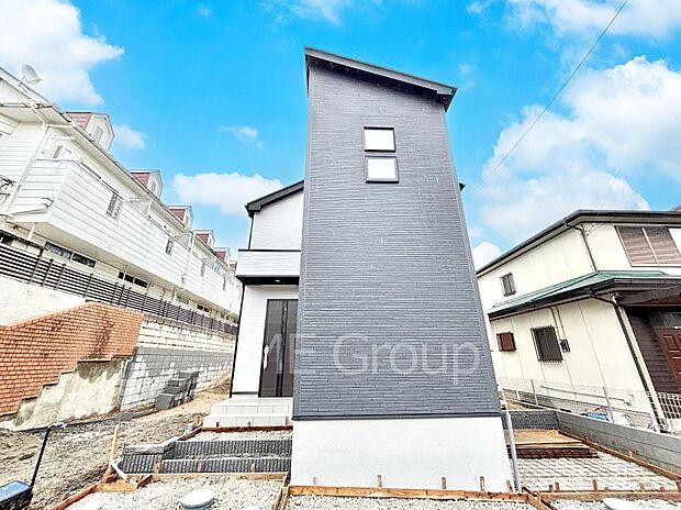 洗練された外観、上質な住空間が広がる室内は永く安心して過ごせる住居です。