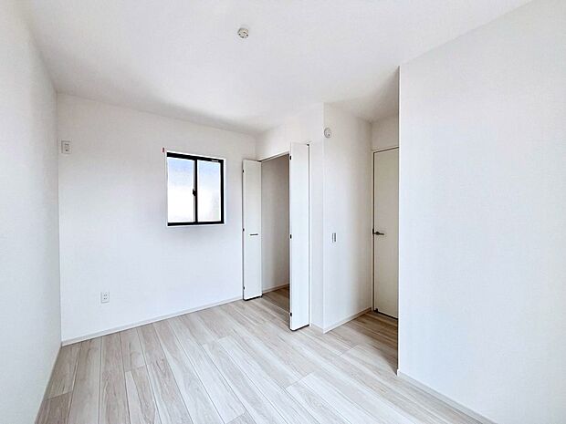 子供部屋にもおすすめな収納スペースたっぷりの居室