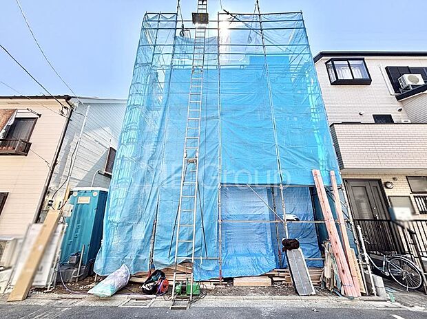 溢れる陽光でご家族の笑顔も輝く