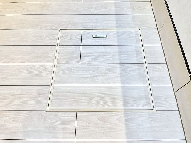 床下収納付き!日用品・非常用品の収納にも大活躍。