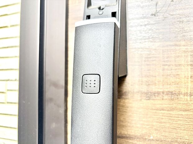 スマートに開錠できる電子キー