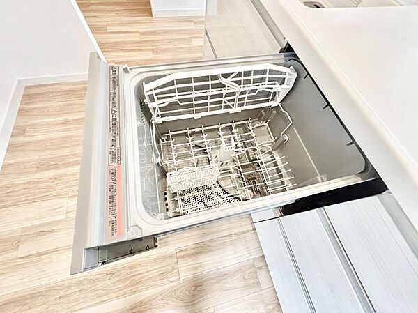 面倒なお片づけは食洗機にお任せ！家事の負担が減って、時間にも気持ちにもゆとりができます。