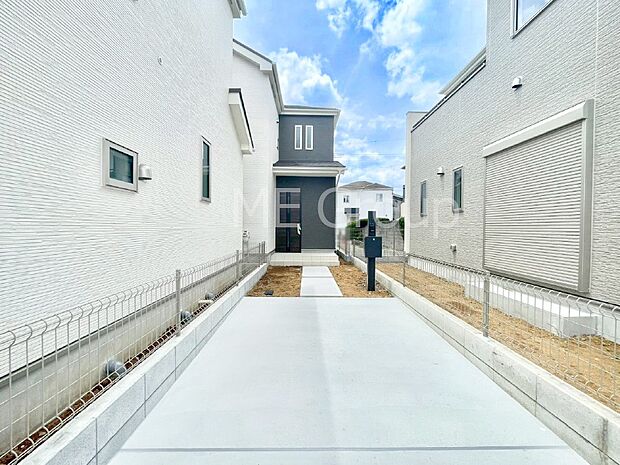 上質感あふれる外観デザイン。魅力の住まいを実現。