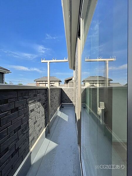 ゆったりバルコニーだから沢山お洗濯ものを干せます。