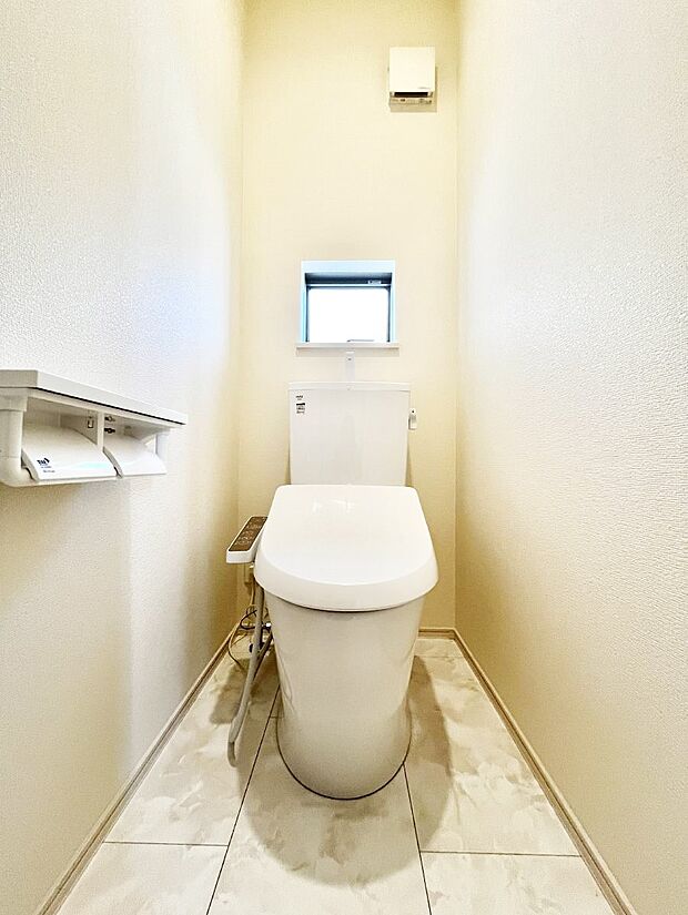 トイレは温水洗浄機能付き