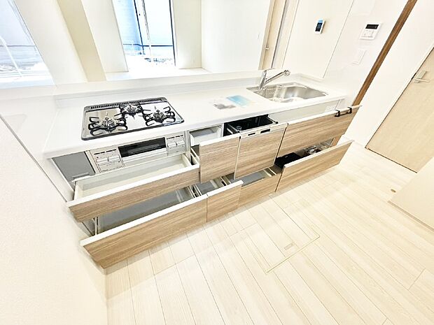 使いやすさを優先したスライド式収納タイプ!