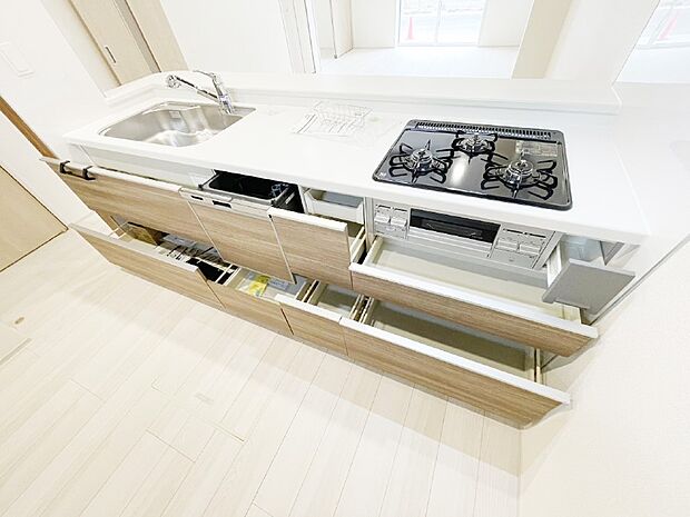 使いやすさを優先したスライド式収納タイプ！