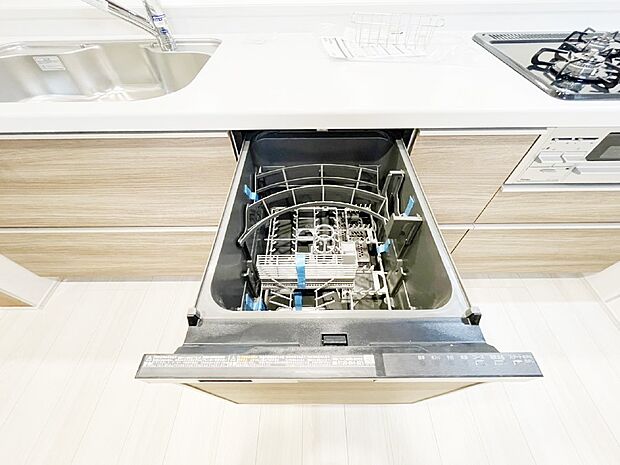 面倒なお片づけは食洗機にお任せ！家事の負担が減って、時間にも気持ちにもゆとりができます。