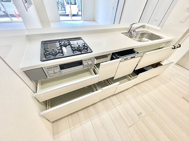 使いやすさを優先したスライド式収納タイプ！