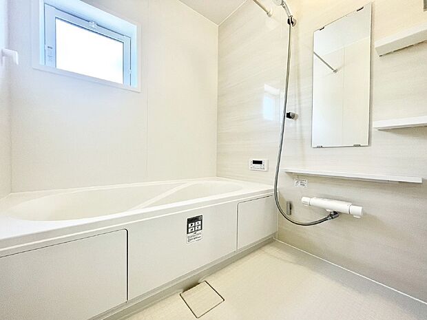 浴室乾燥機付きのバスルームでいつでも快適なバスタイムが楽しめます！