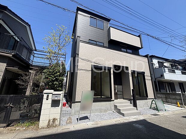 たっぷりの陽光と心地よい風が舞い込む住まい