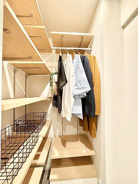 たっぷりの収納スペースでいつでも住空間がスッキリ保てそう　