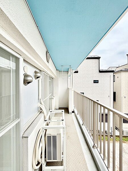 心地よい風を感じながらお洗濯物が干せそうです  　