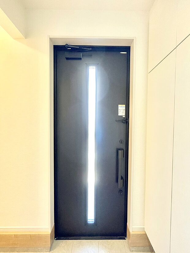 明るい玄関はお客様をお出迎えするのにぴったりです!