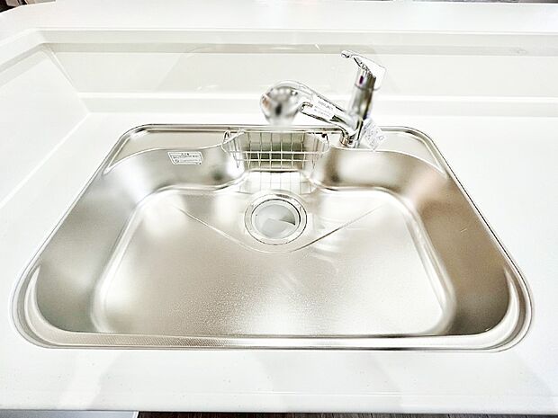 広々としたシンクでお料理やお皿洗いもラクラク快適に!