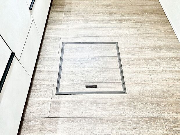 床下収納付き！日用品・非常用品の収納にも大活躍。