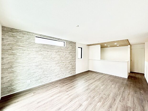 家族の笑顔が自然と生まれてくる、そんな雰囲気のダイニングに仕上がっています。