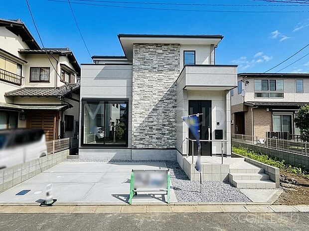 洗練された外観、上質な住空間が広がる室内は永く安心して過ごせる住居です。