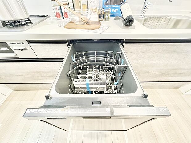 面倒なお片づけは食洗機にお任せ!家事の負担が減って、時間にも気持ちにもゆとりができます。