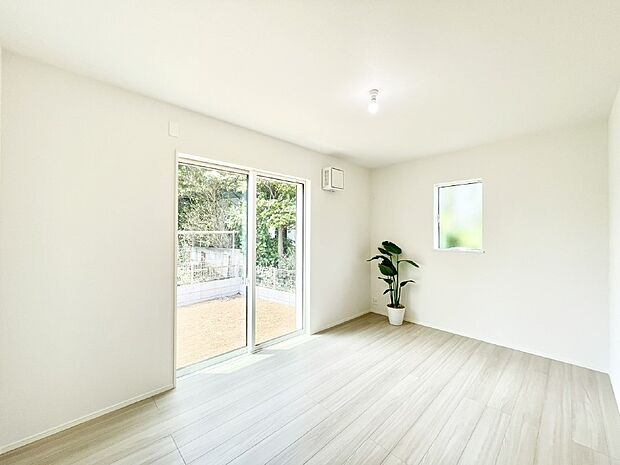爽やかな日差しがお部屋全体を優しく包み込んでくれます