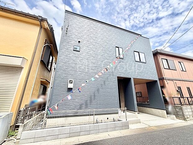 洗練された外観、上質な住空間が広がる室内は永く安心して過ごせる住居です。