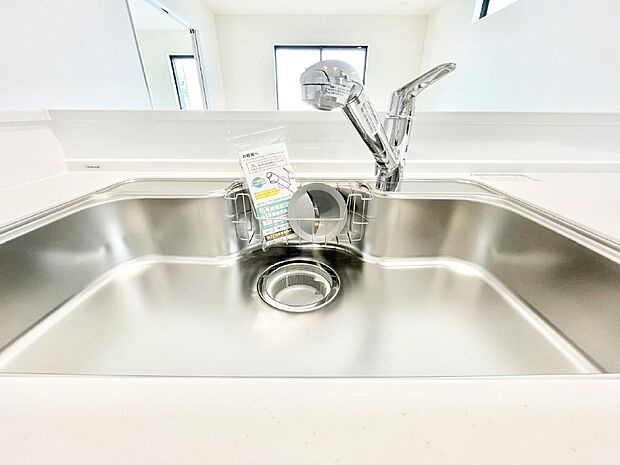 いつでも清潔なおいしいお水を。一つの水栓で水道水と浄水を使い分け。