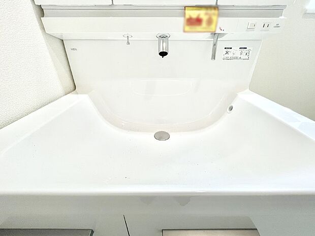 ハンドシャワー付き!使いやすい洗面台。