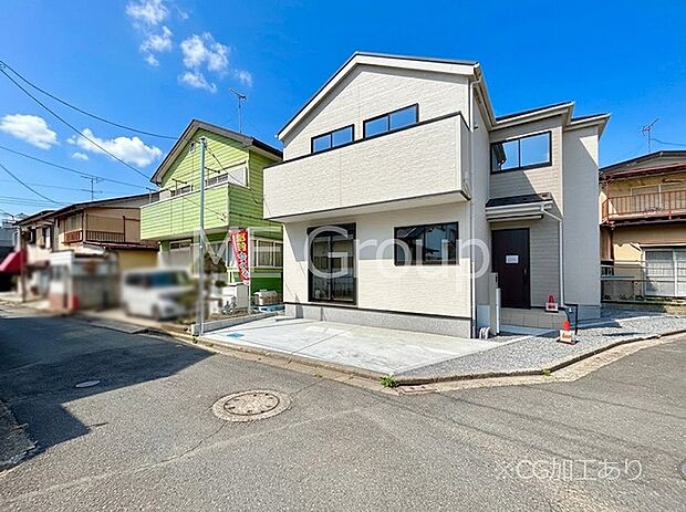 角地なので日当たりも良く、お家が堂々として見えます。