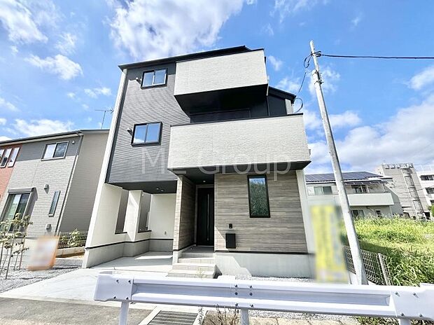たっぷりの陽光と心地よい風が舞い込む住まい