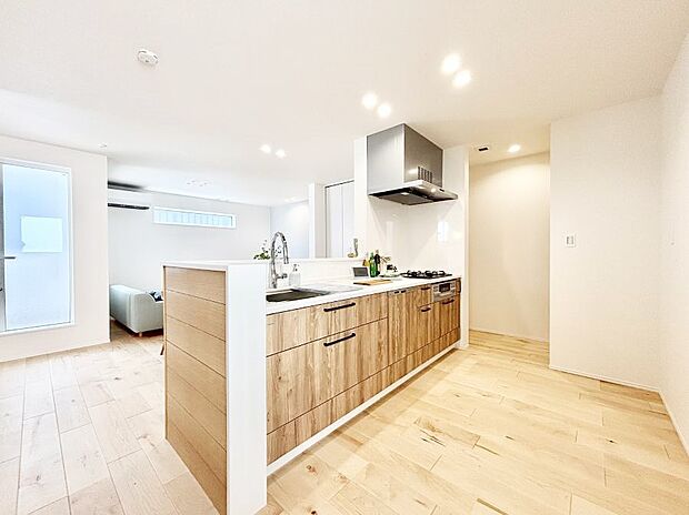 料理をしながらご家族との会話を楽しめる対面カウンターキッチン