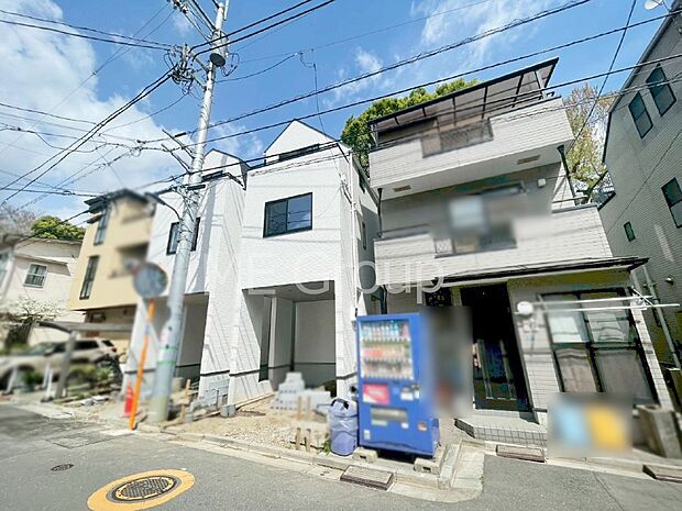 シンプルで落ち着きのある建物は住むかたの個性でオリジナルなものになっていきます