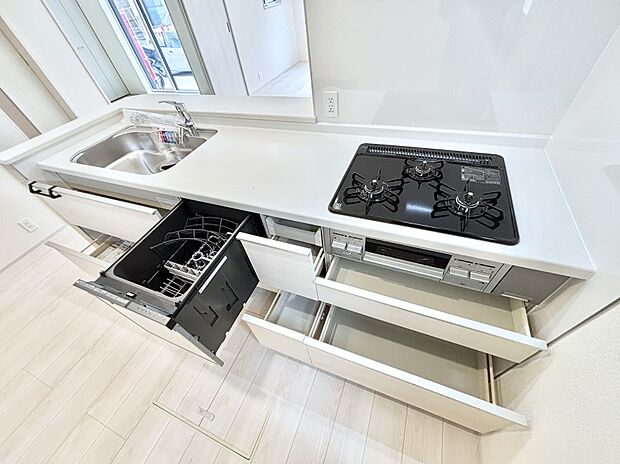 使いやすさを優先したスライド式収納タイプ!