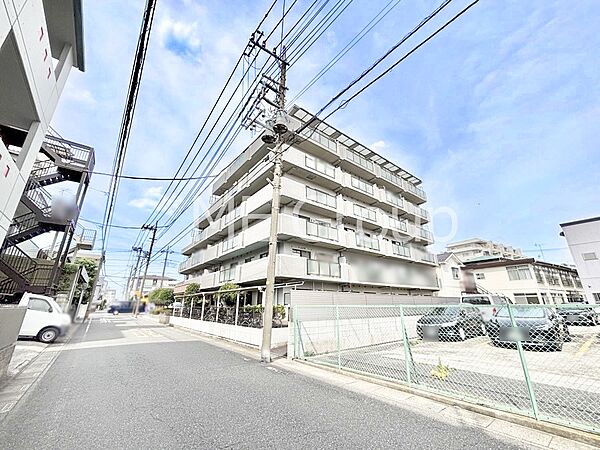 溢れる陽光でご家族の笑顔も輝く